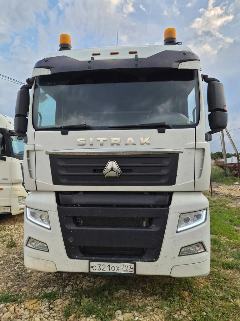 SITRAK C7H 4x2 Седельный тягач ZZ4186V361HE — Б/У, 2023 г.