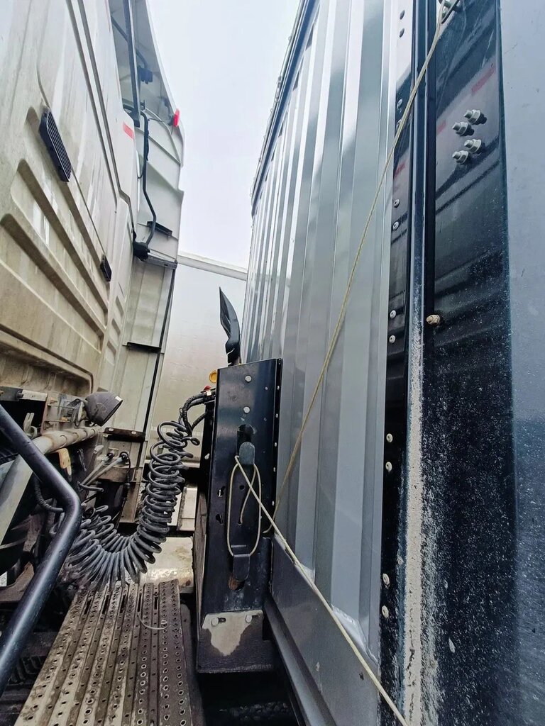 KOLUMAN S Полуприцеп шторный — Б/У, 2023 г.