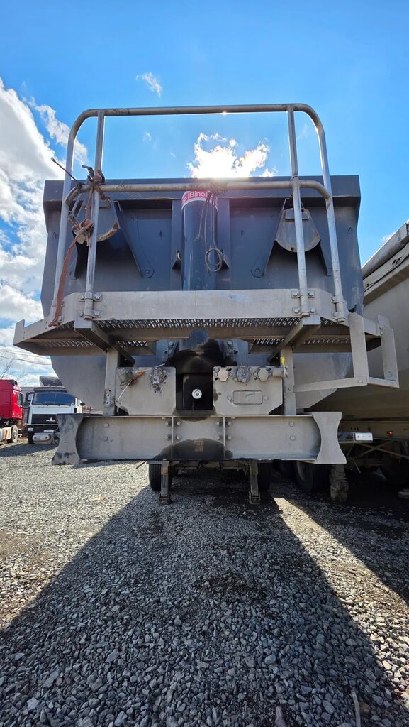Grunwald 9453 Полуприцеп самосвальный 9453-0000011-60 — Б/У, 2023 г.