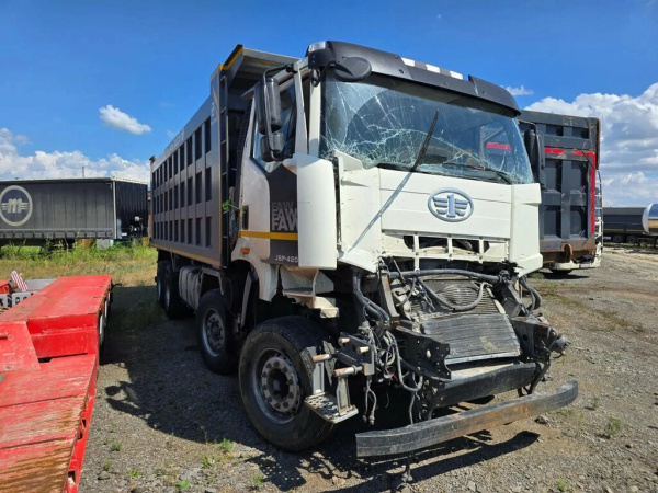 FAW J6 8x4 Самосвал СА3310Р66K24T4E5 — Б/У, 2023 г.