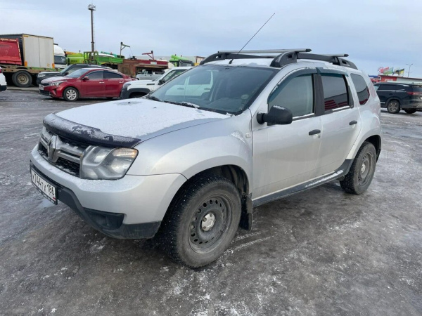 Renault DUSTER Life 1.5 dci MT6 4x4 — Б/У, 2019 г.