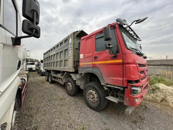 Howo ZZ 8x4 Самосвал ZZ3407S3867E — Б/У, 2023 г.