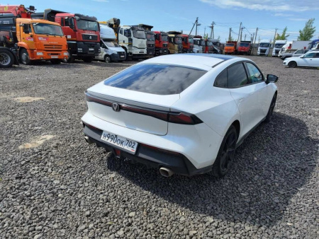 Changan UNI-V DLX 1.5T 7DCT — Б/У, 2023 г.
