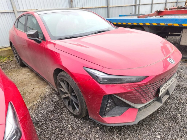 Changan UNI-V DLX 1.5T 7DCT — Б/У, 2024 г.