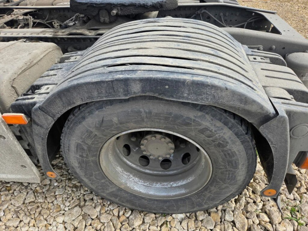 Foton AUMAN 4x2 Седельный тягач BJ4189SLFKA — Б/У, 2023 г.